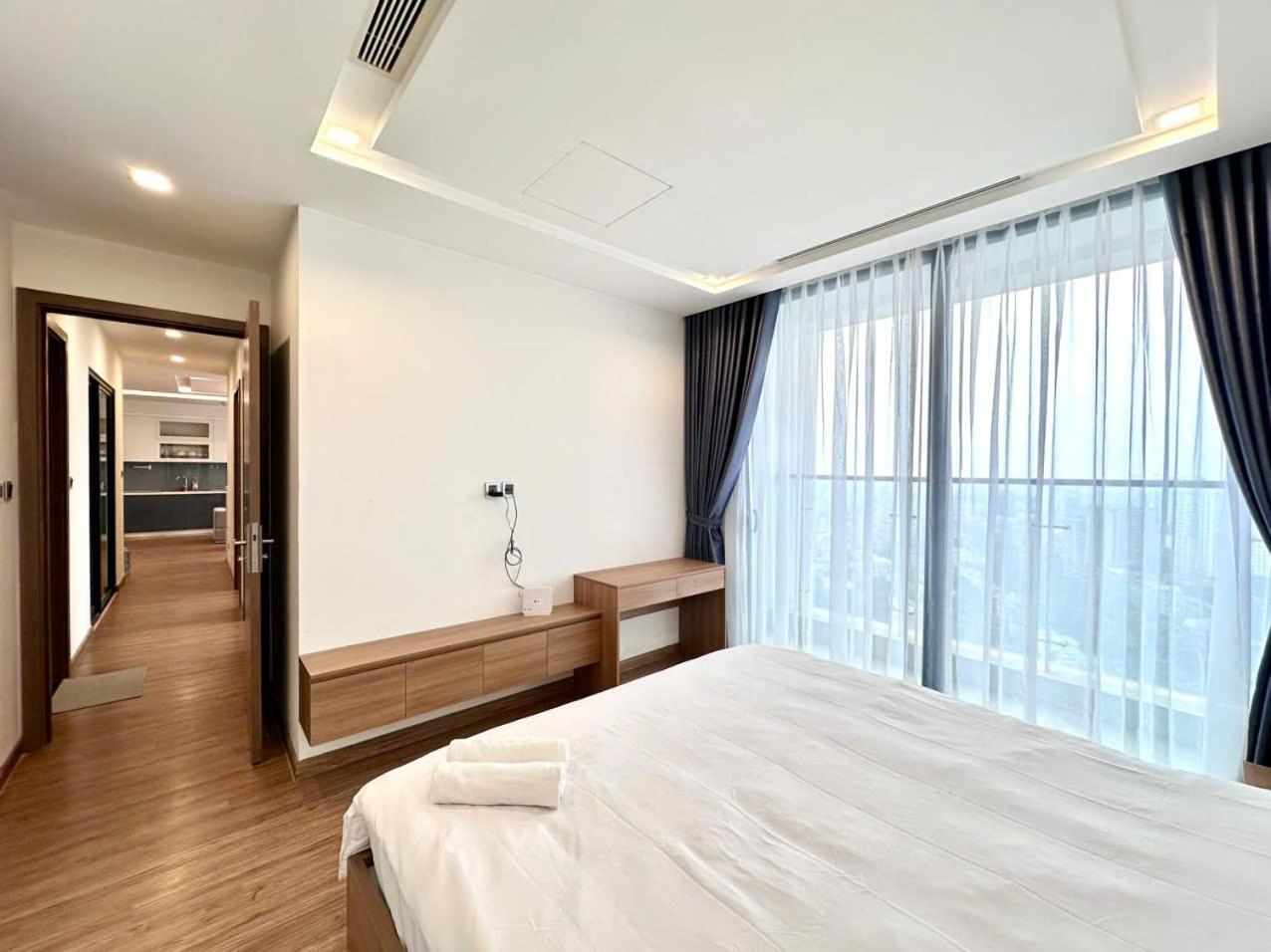 Luxury Apartment In Vinhomes Metropolis Ханой Экстерьер фото