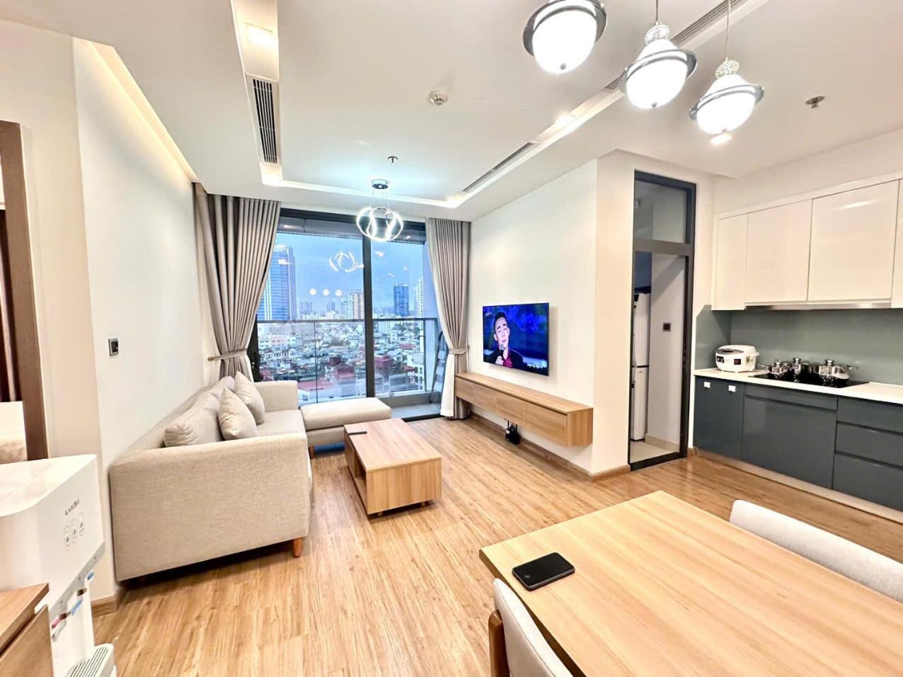 Luxury Apartment In Vinhomes Metropolis Ханой Экстерьер фото