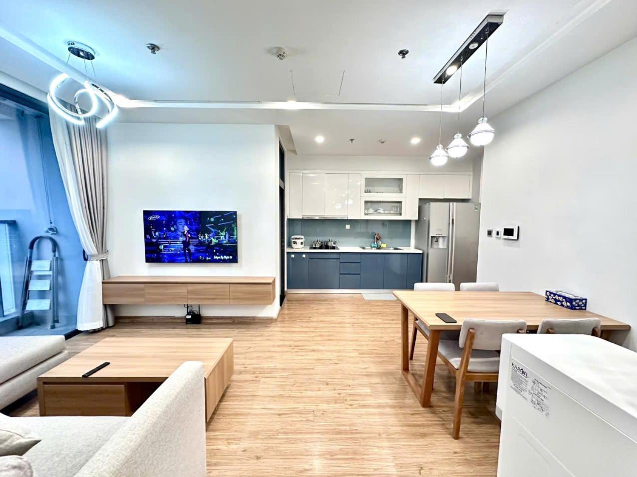 Luxury Apartment In Vinhomes Metropolis Ханой Экстерьер фото