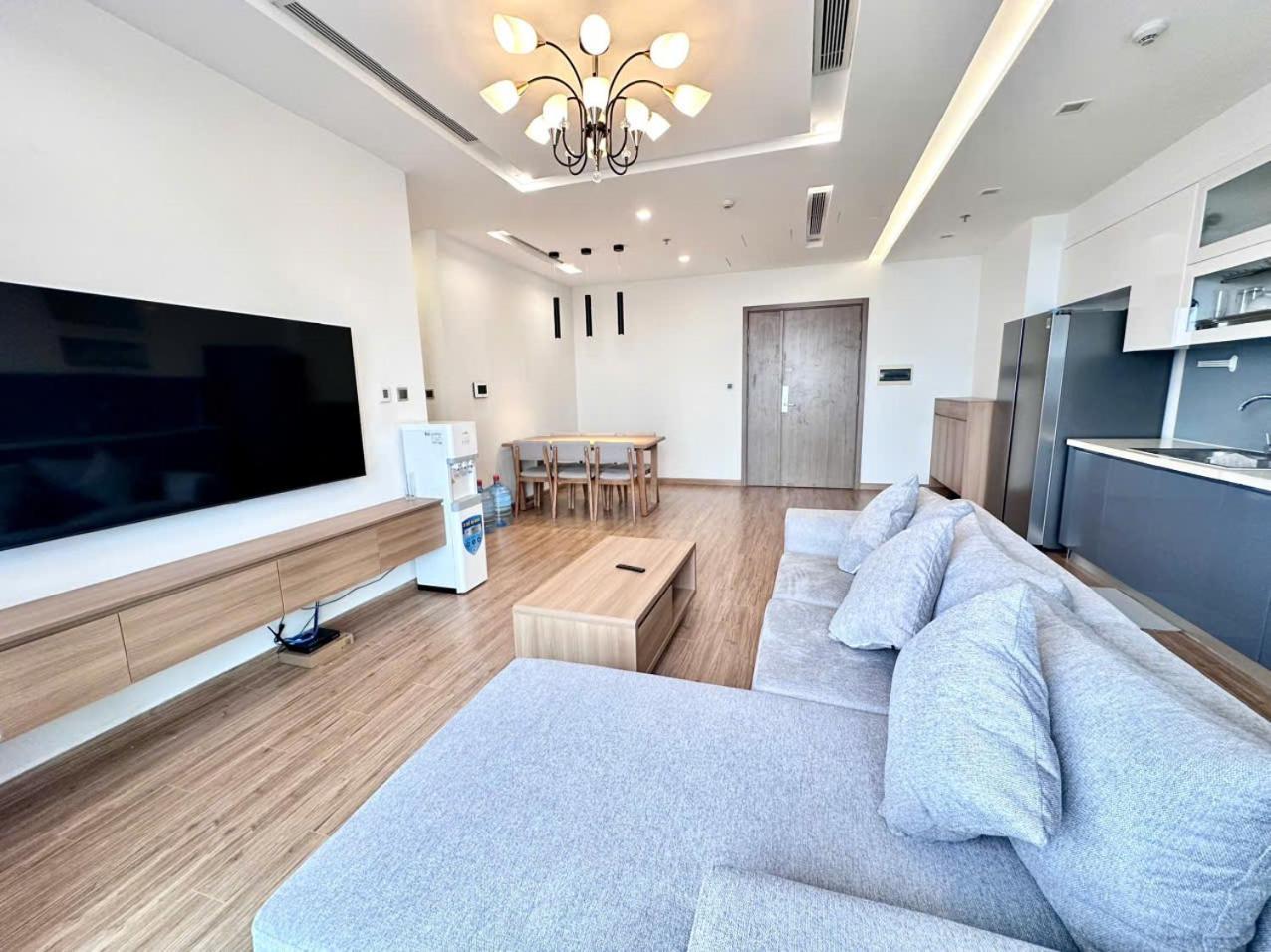 Luxury Apartment In Vinhomes Metropolis Ханой Экстерьер фото