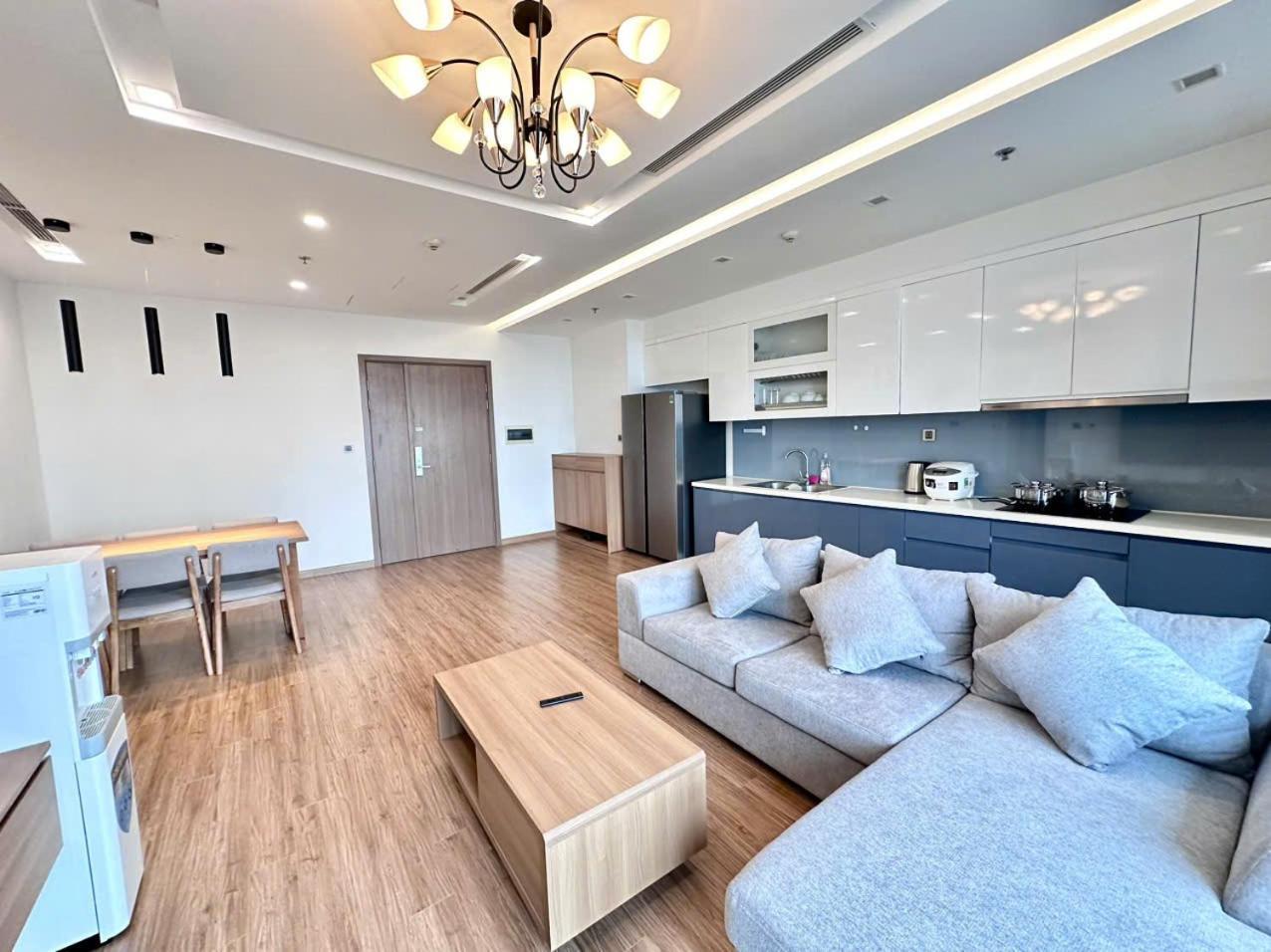 Luxury Apartment In Vinhomes Metropolis Ханой Экстерьер фото