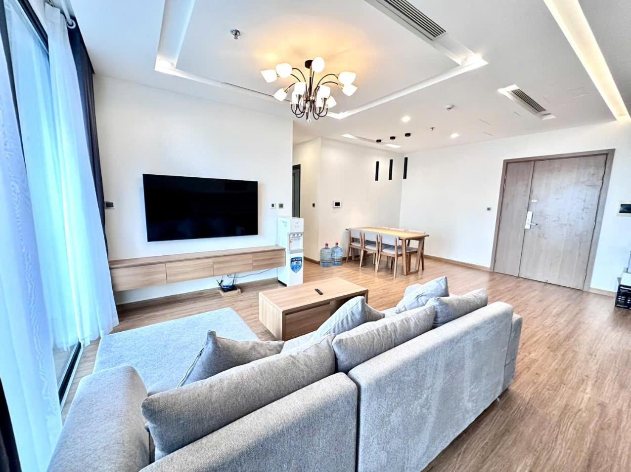 Luxury Apartment In Vinhomes Metropolis Ханой Экстерьер фото