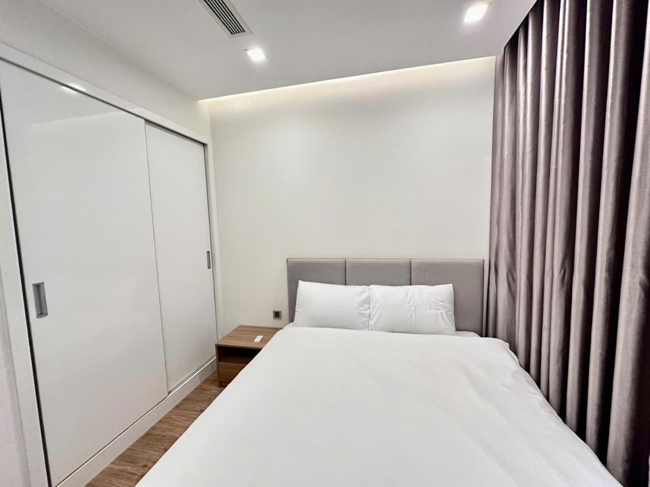 Luxury Apartment In Vinhomes Metropolis Ханой Экстерьер фото