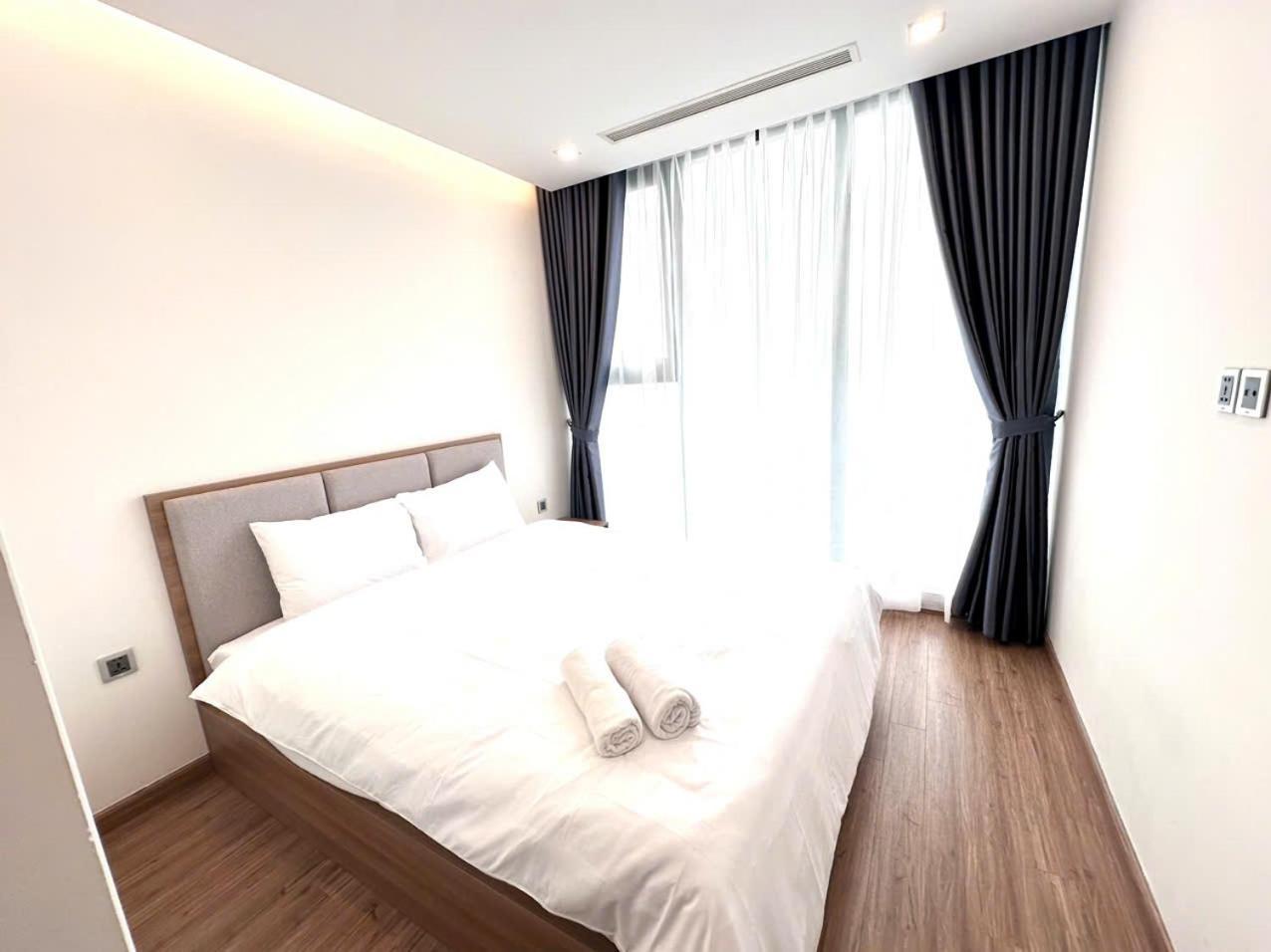 Luxury Apartment In Vinhomes Metropolis Ханой Экстерьер фото