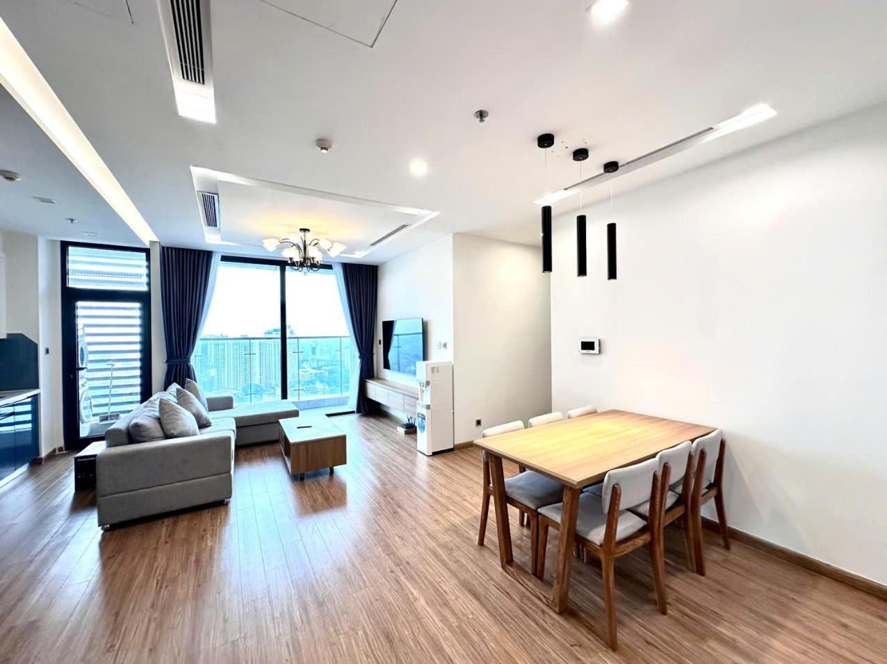 Luxury Apartment In Vinhomes Metropolis Ханой Экстерьер фото