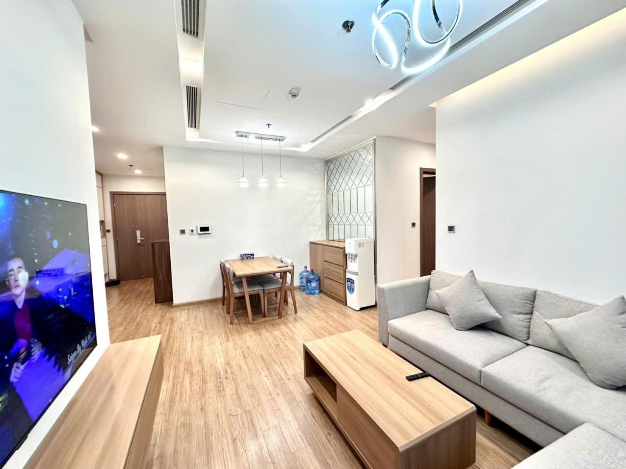 Luxury Apartment In Vinhomes Metropolis Ханой Экстерьер фото