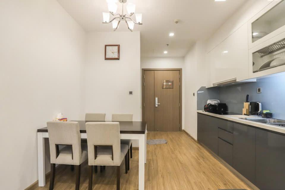 Luxury Apartment In Vinhomes Metropolis Ханой Экстерьер фото